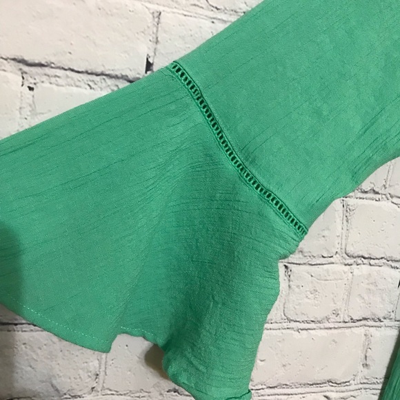 NWOT Green Lace Blouse - Picture 2 of 9